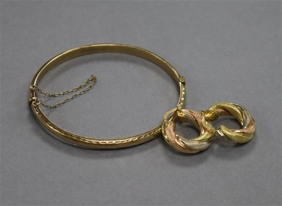 A pair of three colour 18ct gold Italian Uno A Erre earrings and a 9ct gold bangle.